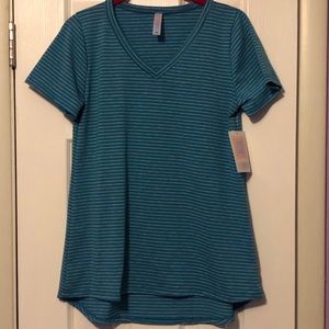LuLaRoe XS Classic T
